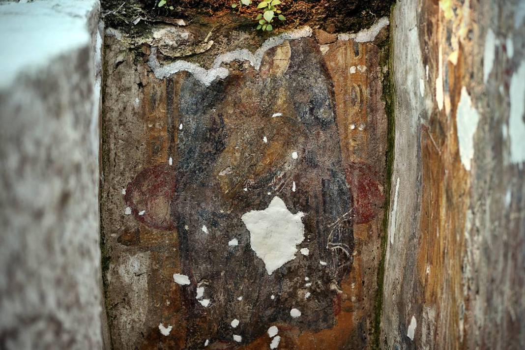 Papa Francis, o kentte keşfedilen Hz. İsa'nın freskini görmek için geliyor! Turistlerin ziyaretine açıldı, büyük ilgi var 3